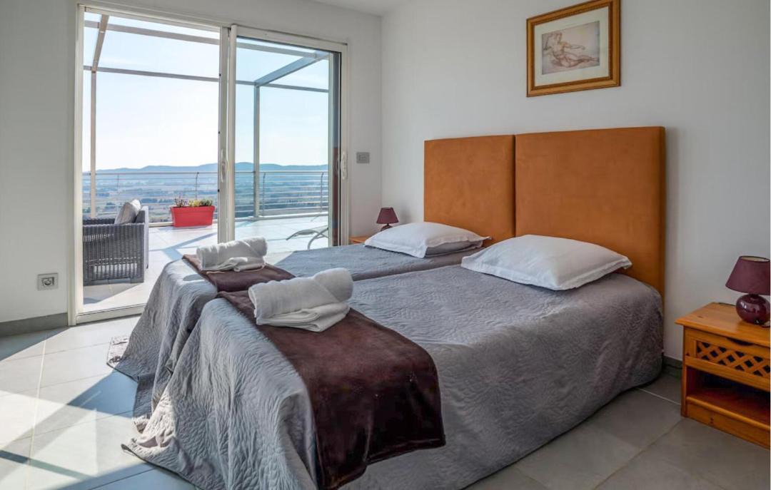 Photo of Bedroom in Rochefort-du-Gard