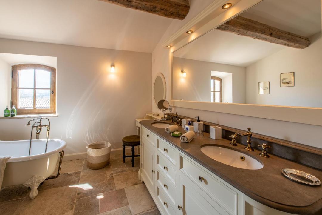 Photo of Bathroom in Oppede