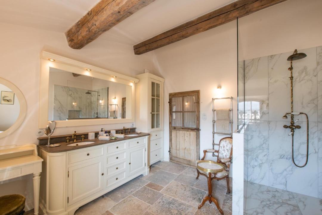 Photo of Bathroom in Oppede