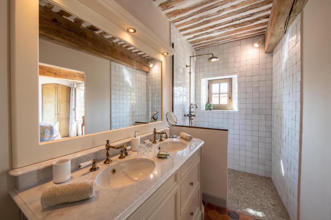 Photo of Bathroom in Oppede