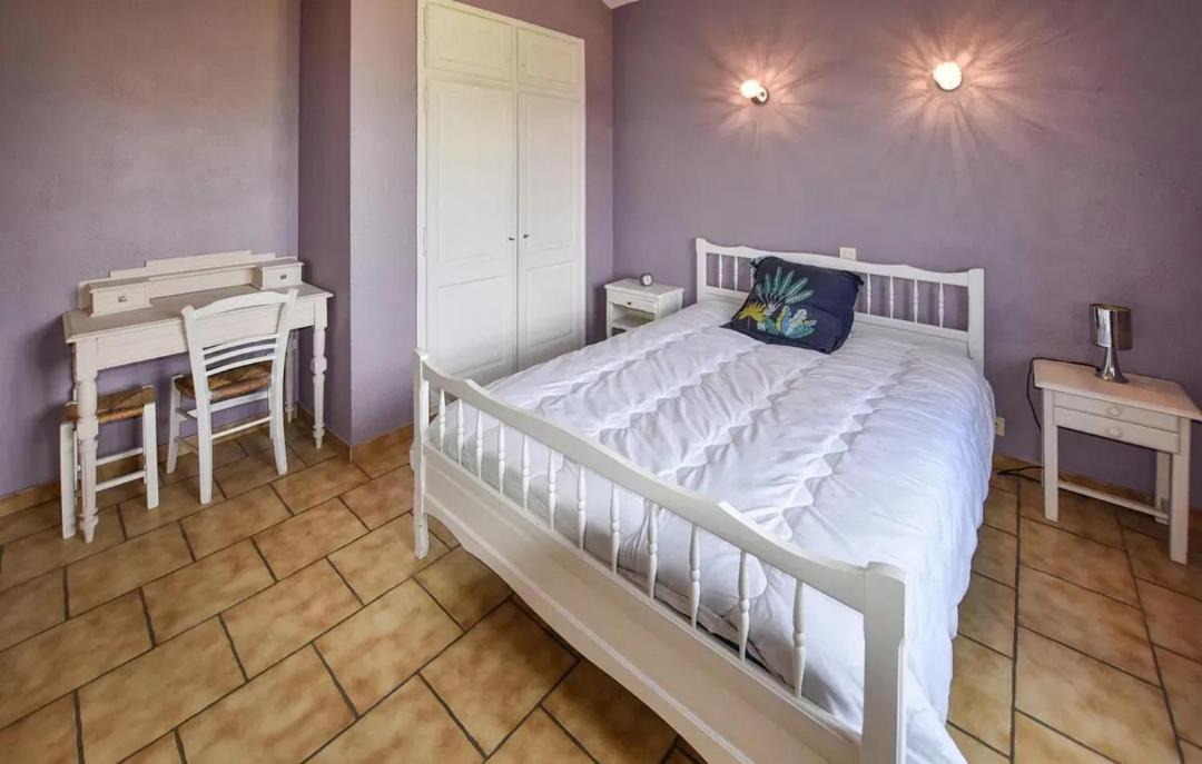 Photo of Bedroom in Loriol-du-Comtat