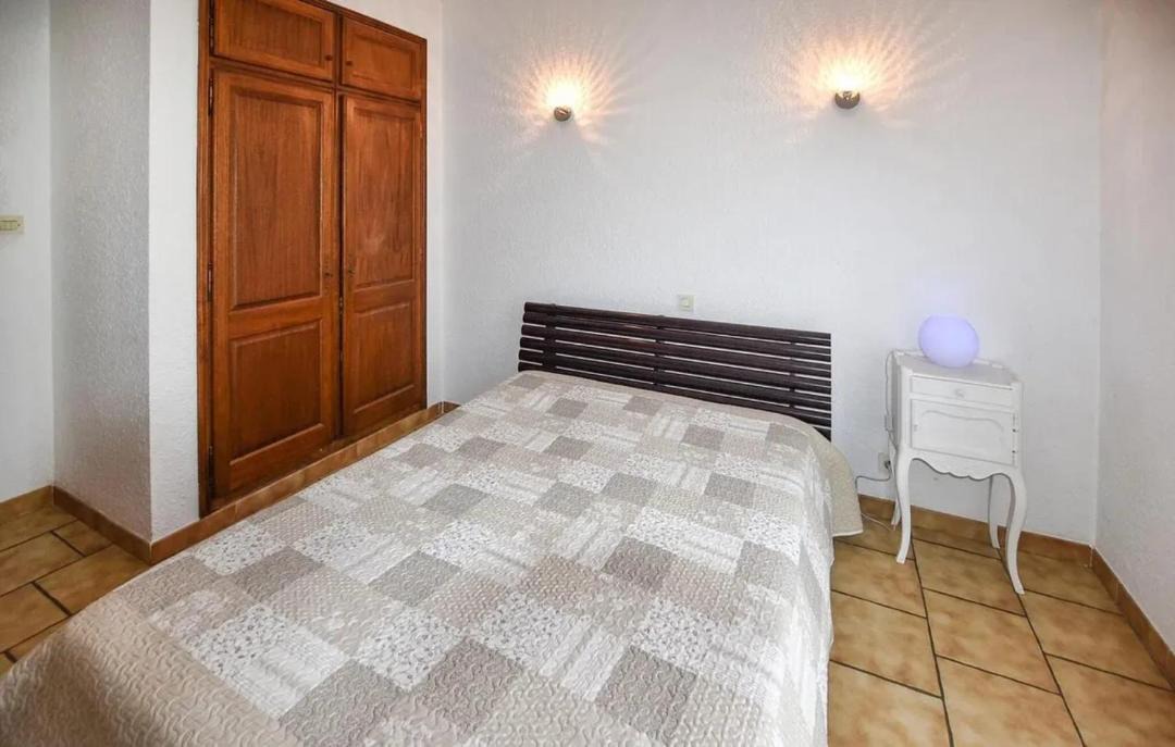 Photo of Bedroom in Loriol-du-Comtat