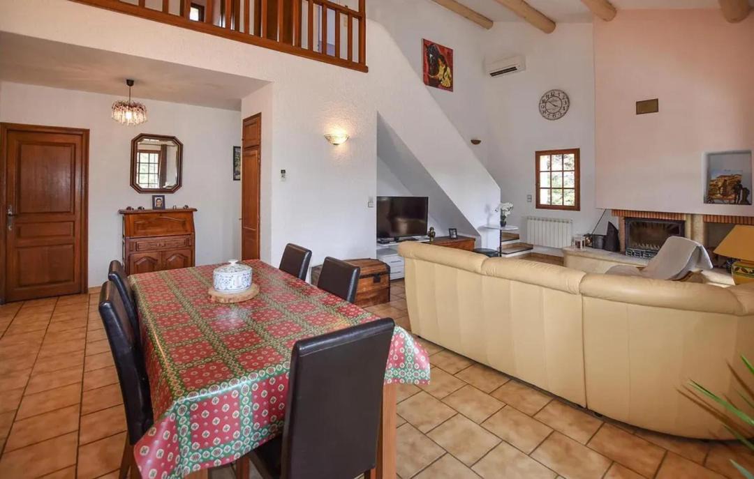 Photo of Kitchen in Loriol-du-Comtat