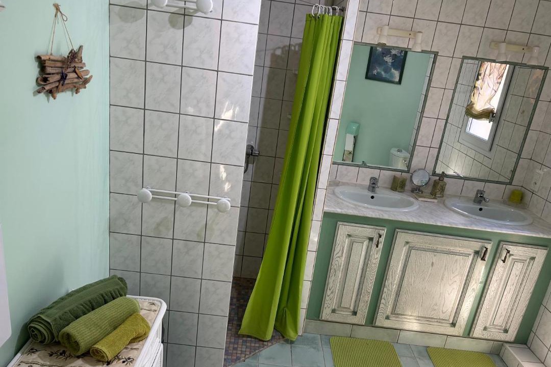 Photo of Bathroom in Montagnac-Montpezat