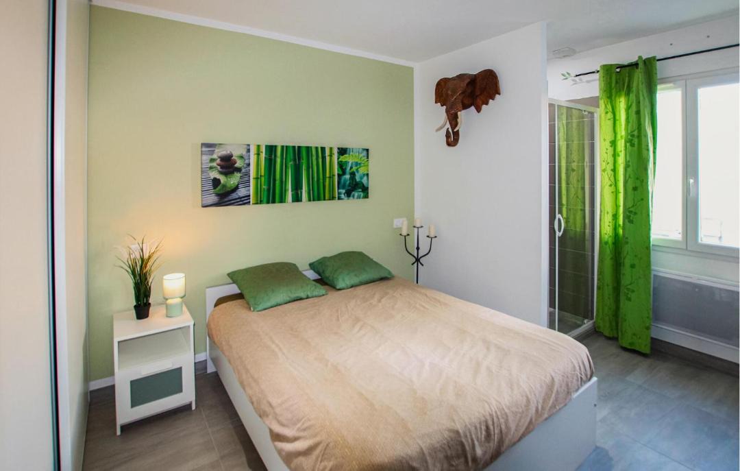 Photo of Bedroom in Morieres-les-Avignon