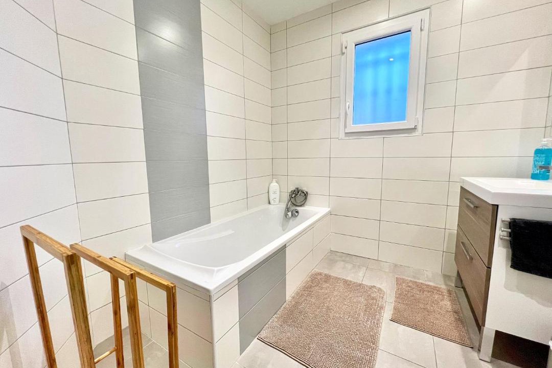 Photo of Bathroom in Istres