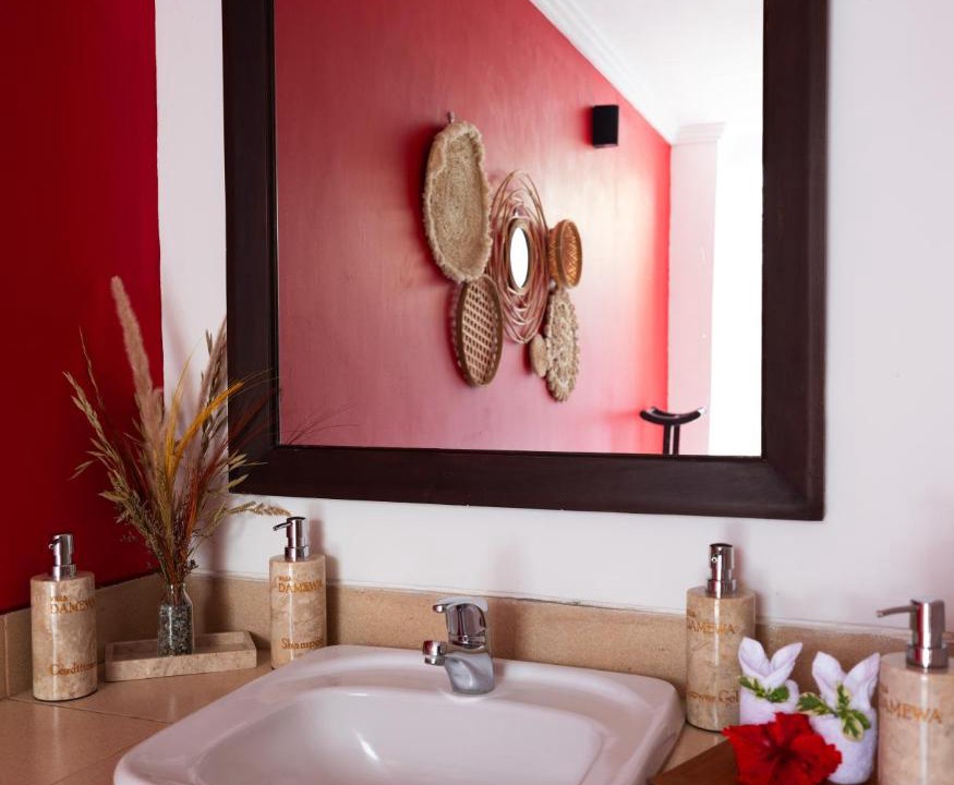 Photo of Bathroom in Tua