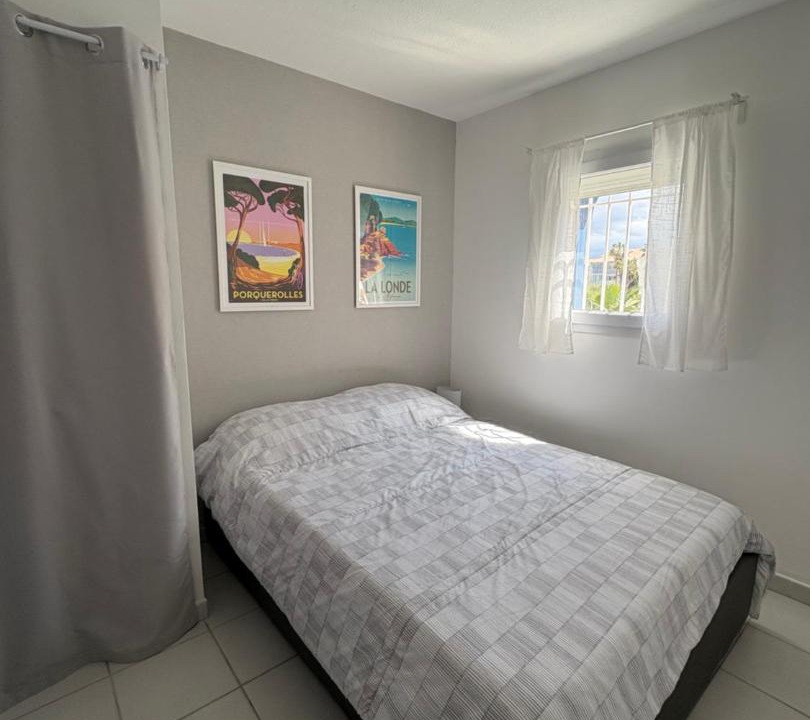 Photo of Bedroom in Miramar