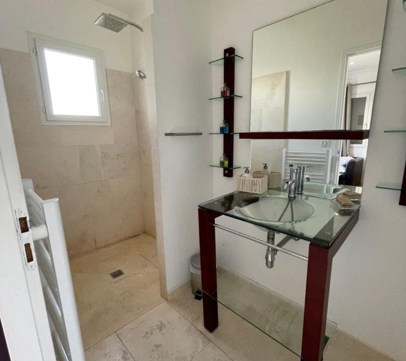 Photo of Bathroom in Ensues-la-Redonne