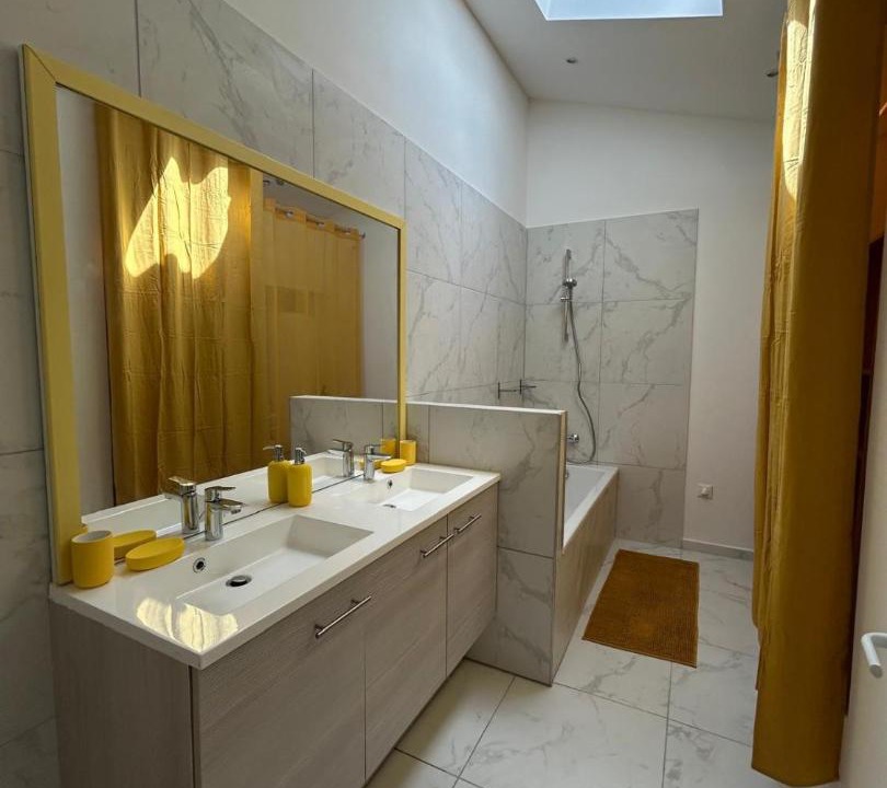 Photo of Bathroom in Les Mees