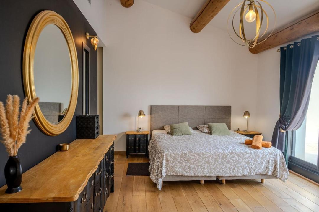 Photo of Bedroom in Orange