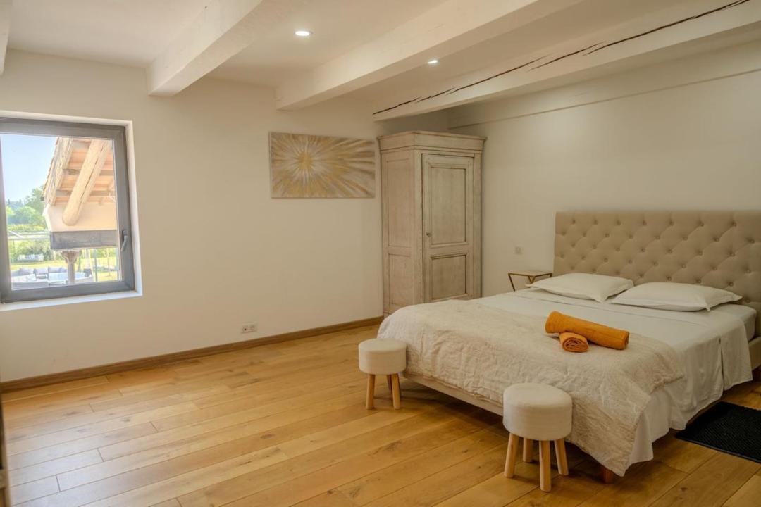Photo of Bedroom in Orange