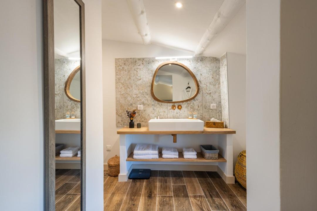 Photo of Bathroom in Bonnieux