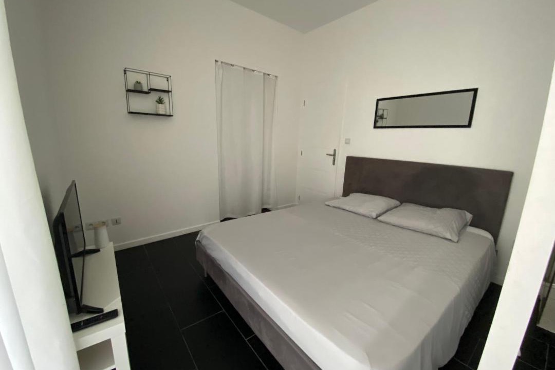 Photo of Bedroom in Orange