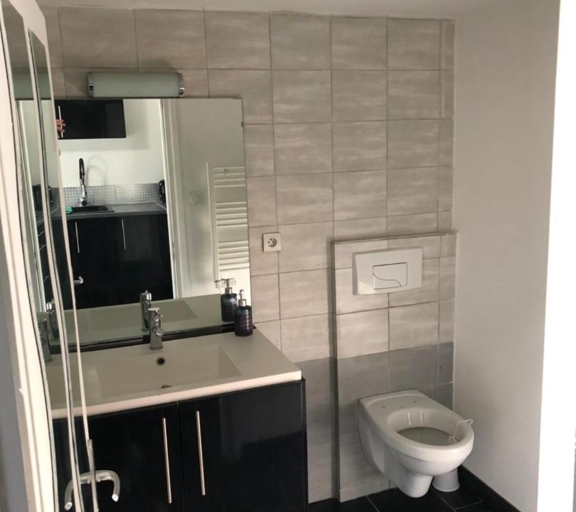 Photo of Bathroom in Orange