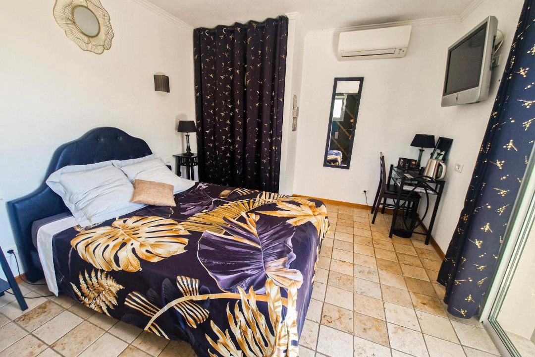 Photo of Bedroom in Bormes-Les-Mimosas