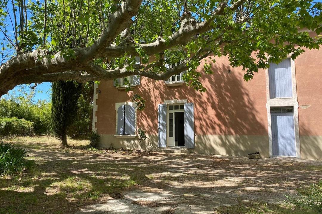 Photo of Others in Noves
