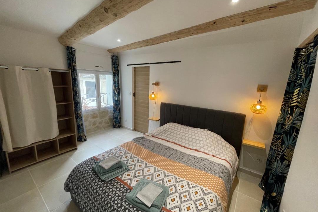 Photo of Bedroom in Orange