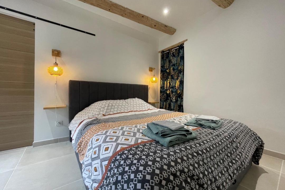 Photo of Bedroom in Orange