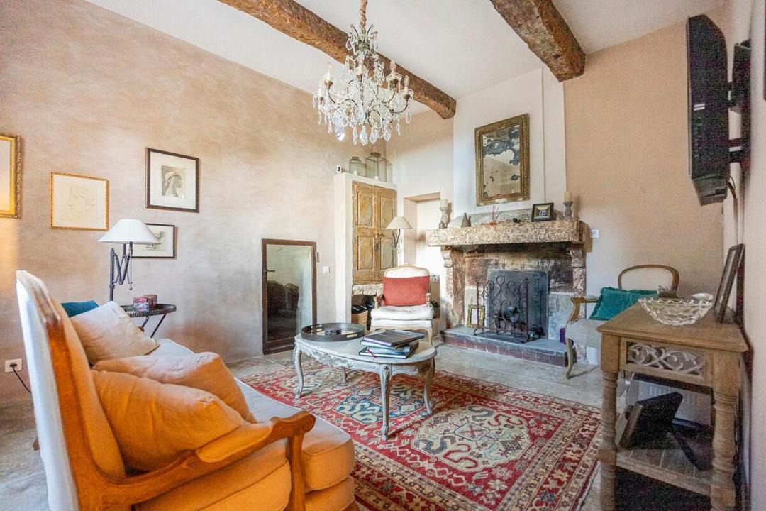 Photo of Livingroom in Rustrel