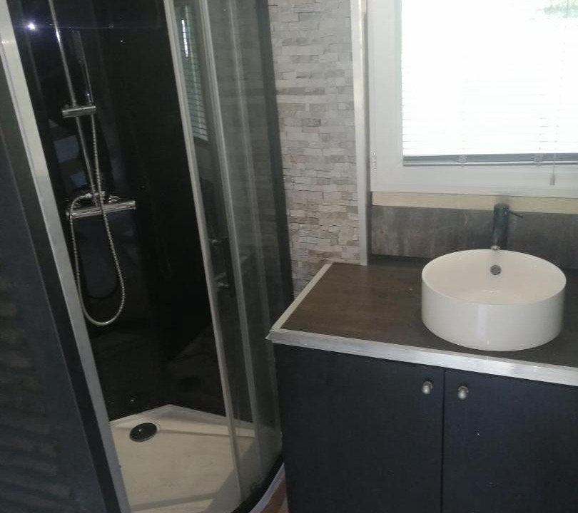 Photo of Bathroom in La Roque-d'Antheron