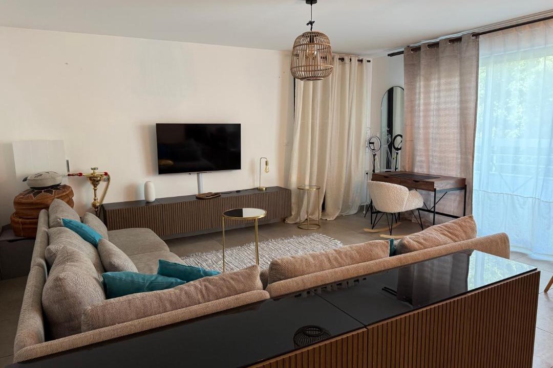 Photo of Livingroom in Prado-Perier