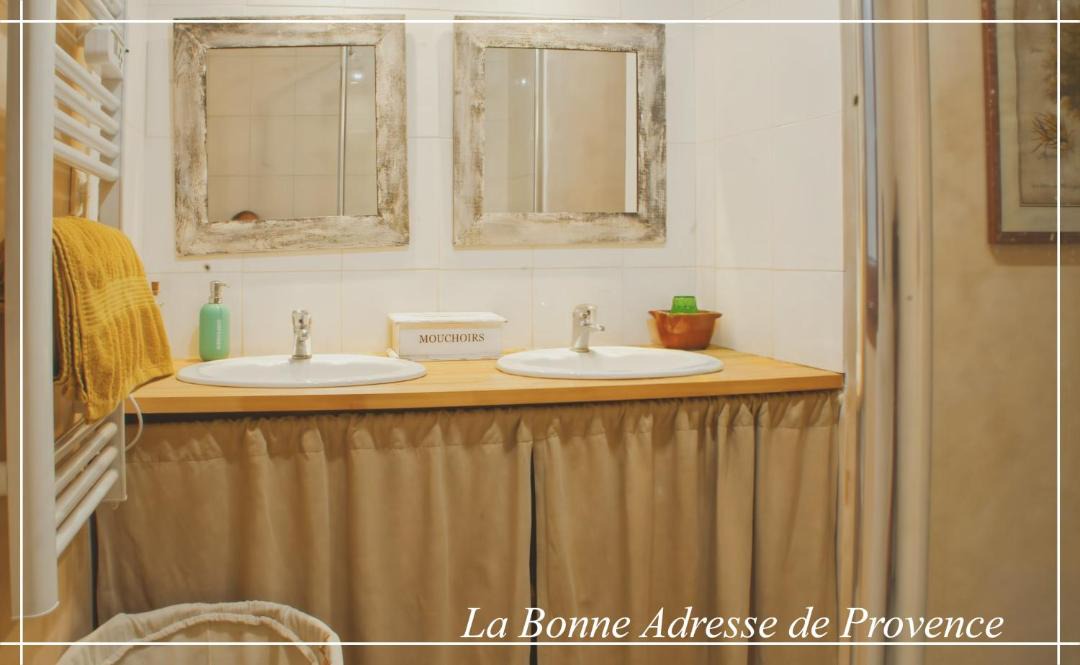 Photo of Bathroom in Cornillon-Confoux