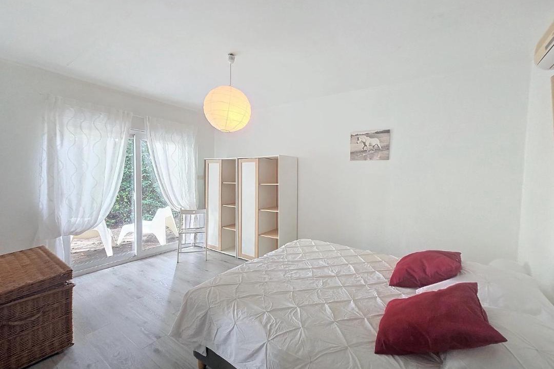 Photo of Bedroom in Morieres-les-Avignon