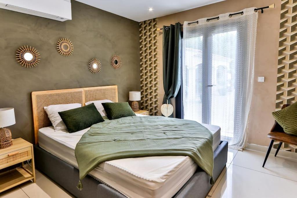 Photo of Bedroom in Saint-Etienne-du-Gres