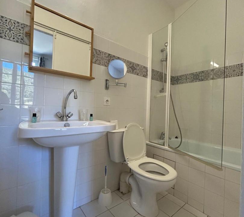Photo of Bathroom in La Roquebrussanne