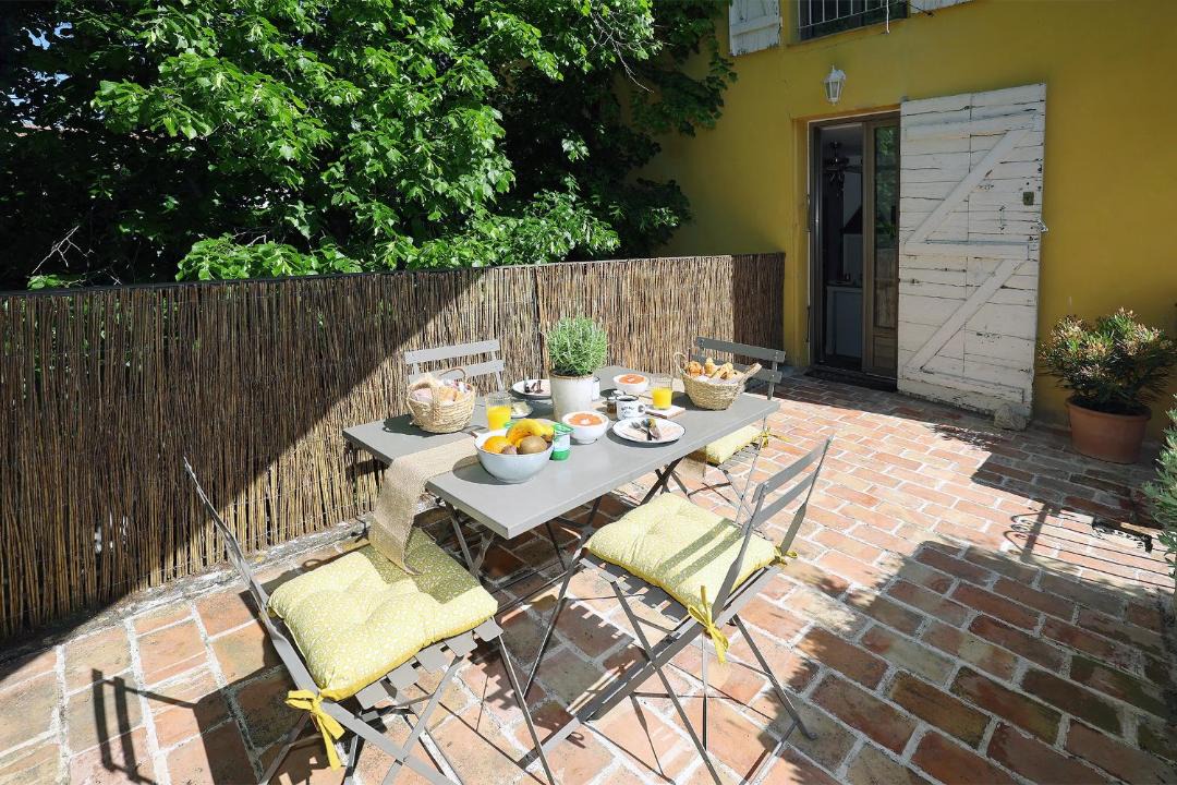 Photo of Patio Balcony in La Roque-d'Antheron