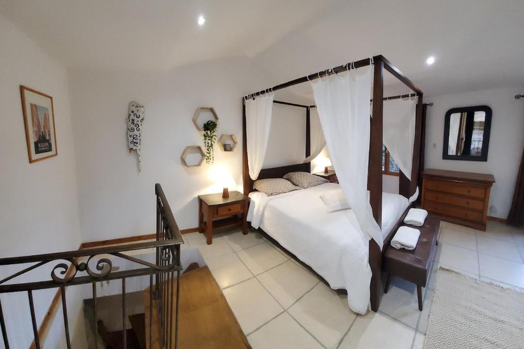 Photo of Bedroom in Cornillon-Confoux