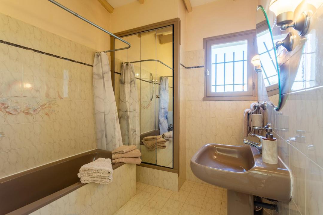 Photo of Bathroom in Montfrin