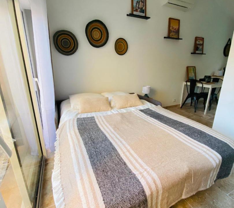 Photo of Bedroom in Noves