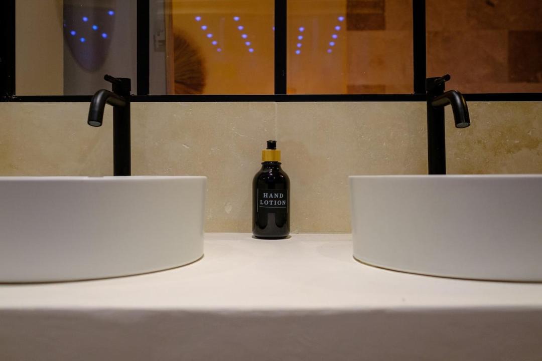 Photo of Bathroom in Montfavet