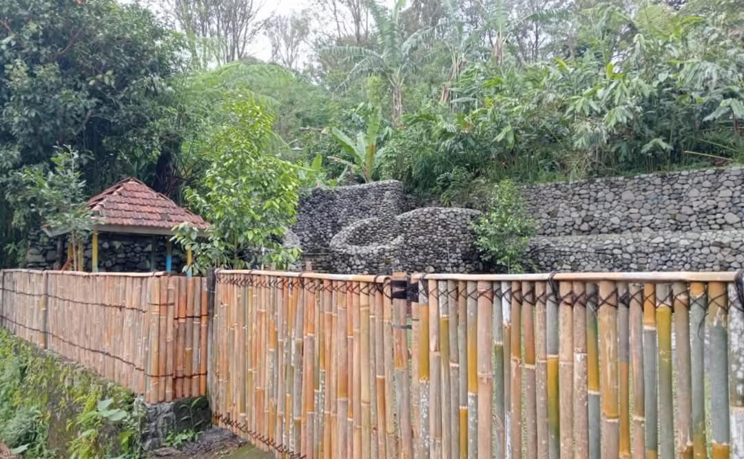 Photo of Others in Kubutambahan