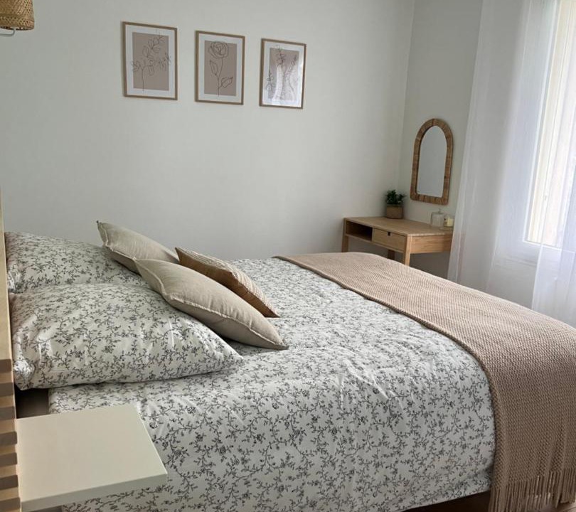 Photo of Bedroom in Orange