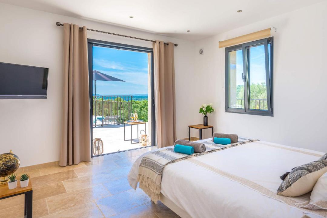 Photo of Bedroom in Saint-Cezaire-sur-Siagne