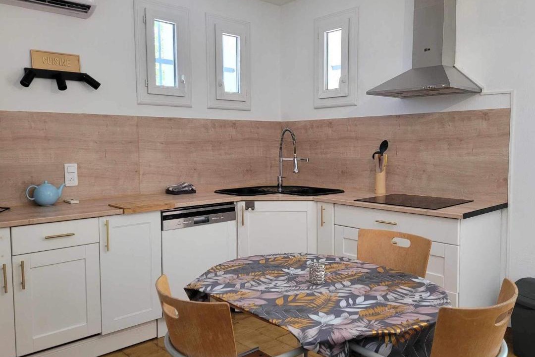 Photo of Kitchen in Velleron