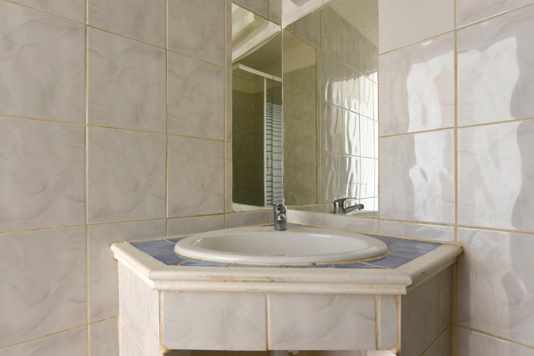 Photo of Bathroom in La Fare-les-Oliviers