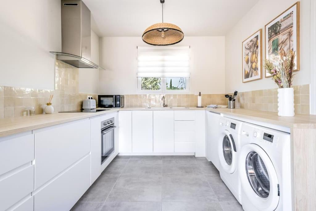 Photo of Kitchen in Morieres-les-Avignon