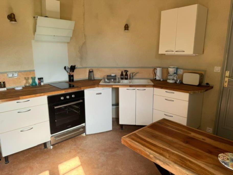 Photo of Kitchen in La Roquebrussanne