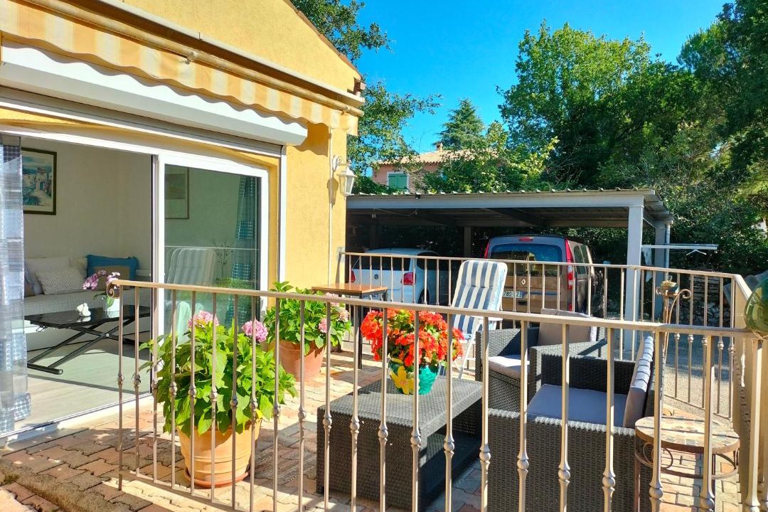 Photo of Patio Balcony in Saint-Cezaire-sur-Siagne