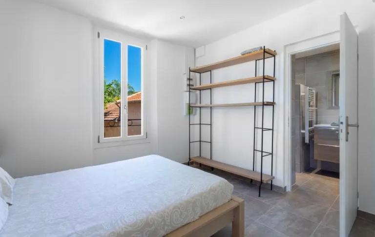 Photo of Bedroom in Carqueiranne