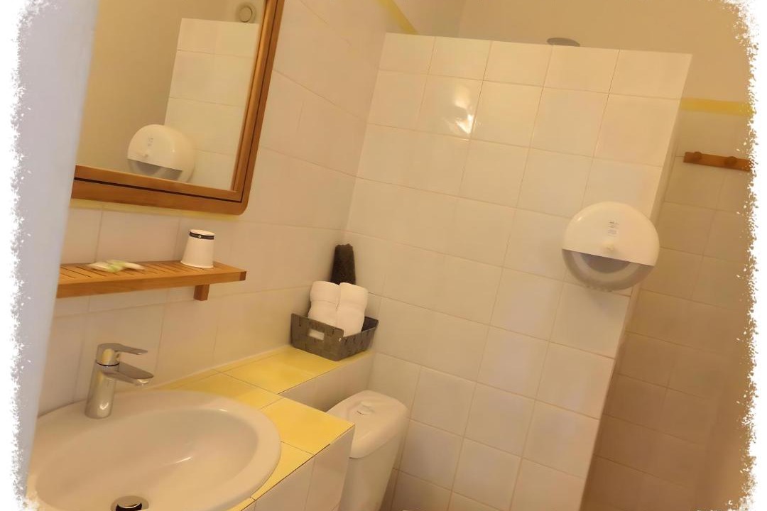 Photo of Bathroom in Chateau-Arnoux-Saint-Auban