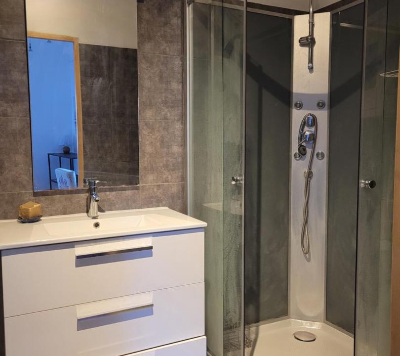 Photo of Bathroom in Simiane-la-Rotonde
