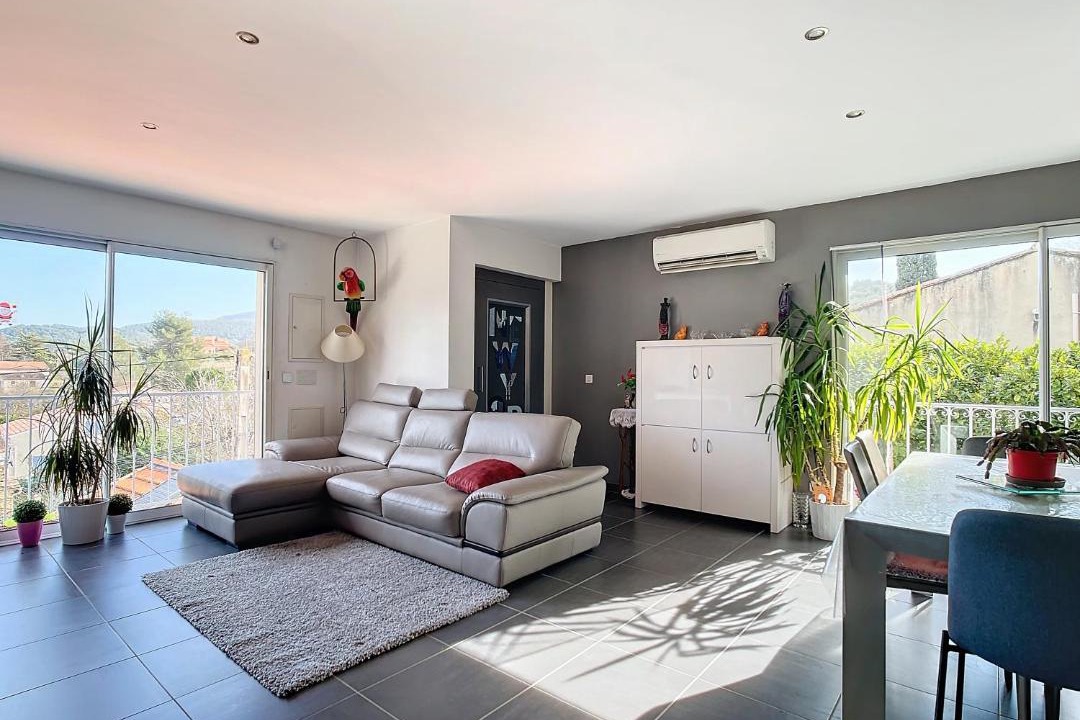 Photo of Livingroom in Auriol