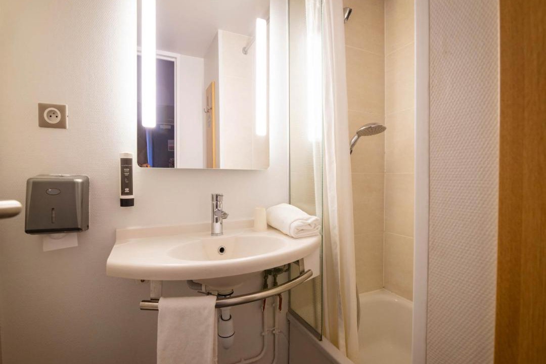 Photo of Bathroom in Saint Tronquet Business Park