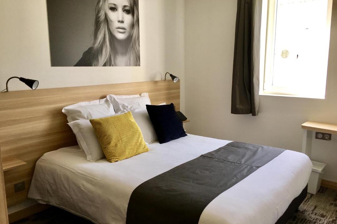 Photo of Bedroom in Saint-Mitre-les-Remparts