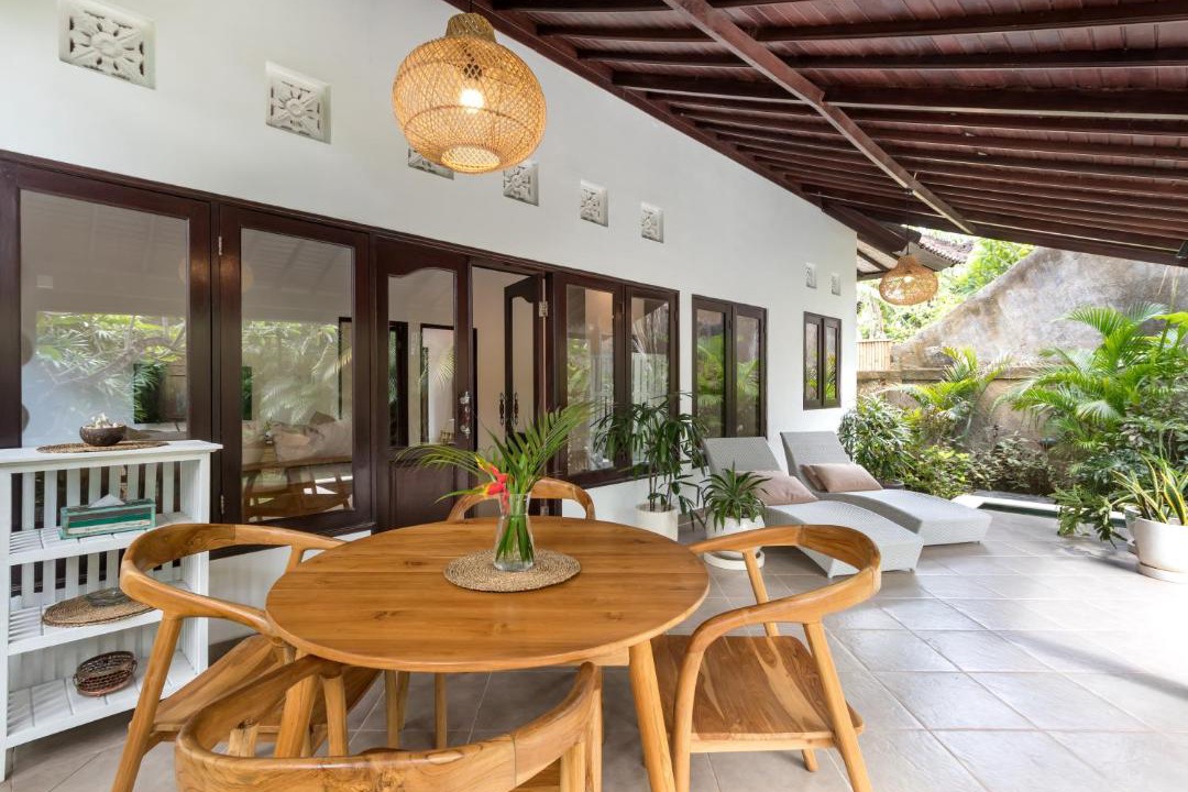 Photo of Patio Balcony in Sunset Road